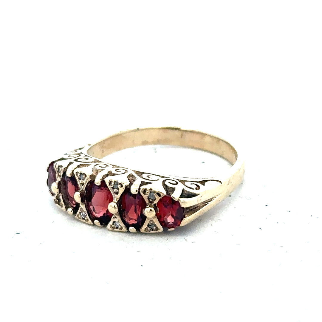 9ct yellow gold ring in size Q with a smooth band, unbranded jewelry, featuring a polished finish and classic design.