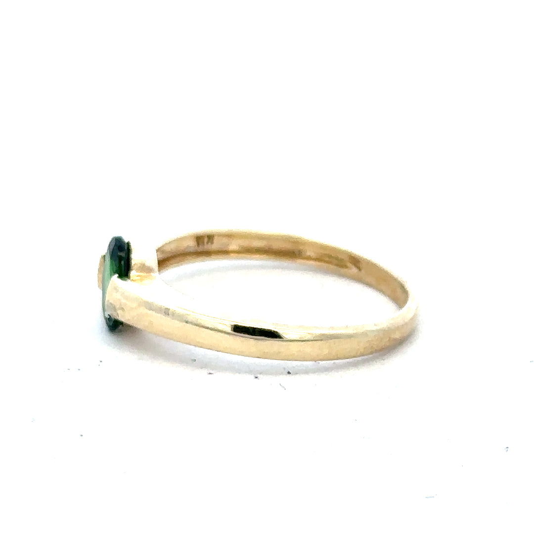 9ct yellow gold ring size R, unbranded, with a smooth polished band, shown on a plain background.