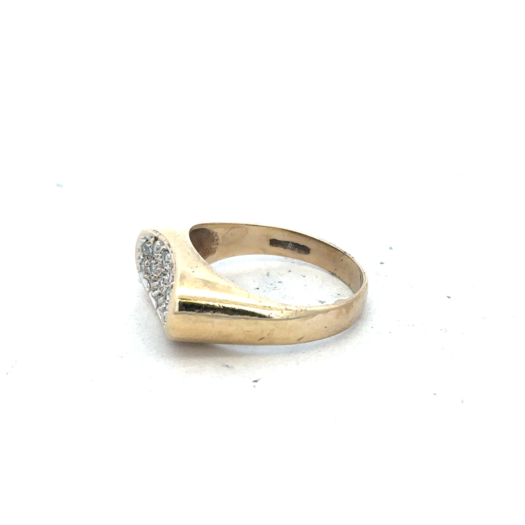 9ct yellow gold ring in size R, unbranded, with a smooth polished band visible in the image