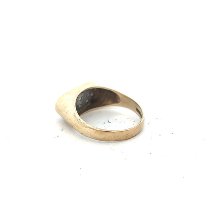9ct yellow gold ring in size R with a simple, polished band, unbranded jewelry for elegant everyday wear