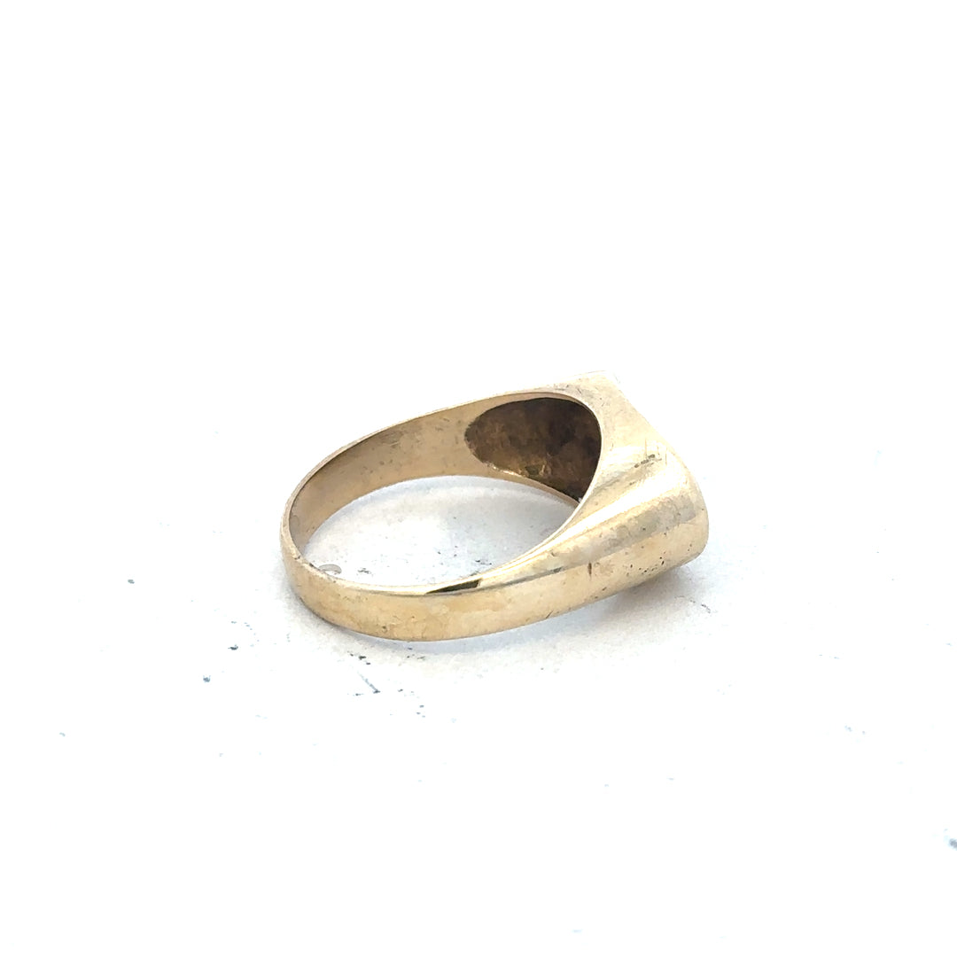 9ct yellow gold ring in size R with a smooth band, unbranded, showcasing a classic jewelry design.