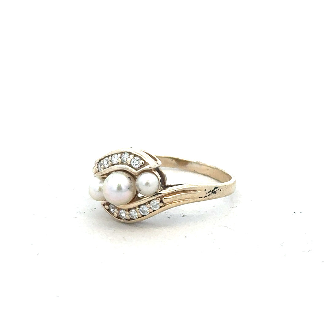 Yellow gold ring in size R featuring a simple band design, unbranded 9ct gold jewelry.