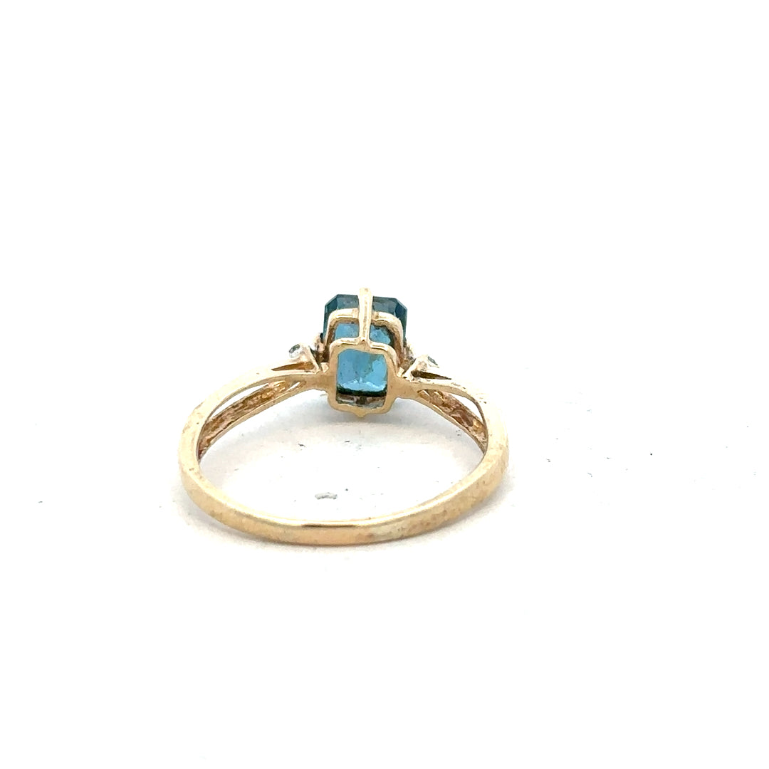 9ct yellow gold ring in size S with a smooth band, unbranded jewelry piece designed for elegant everyday wear.
