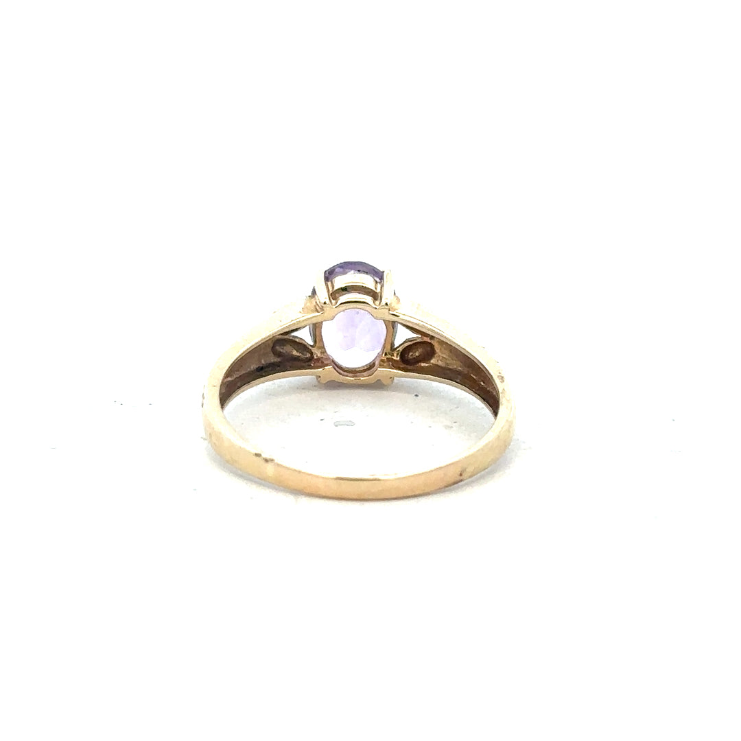 9ct yellow gold ring in size S with a smooth band, unbranded, shown on a neutral background.