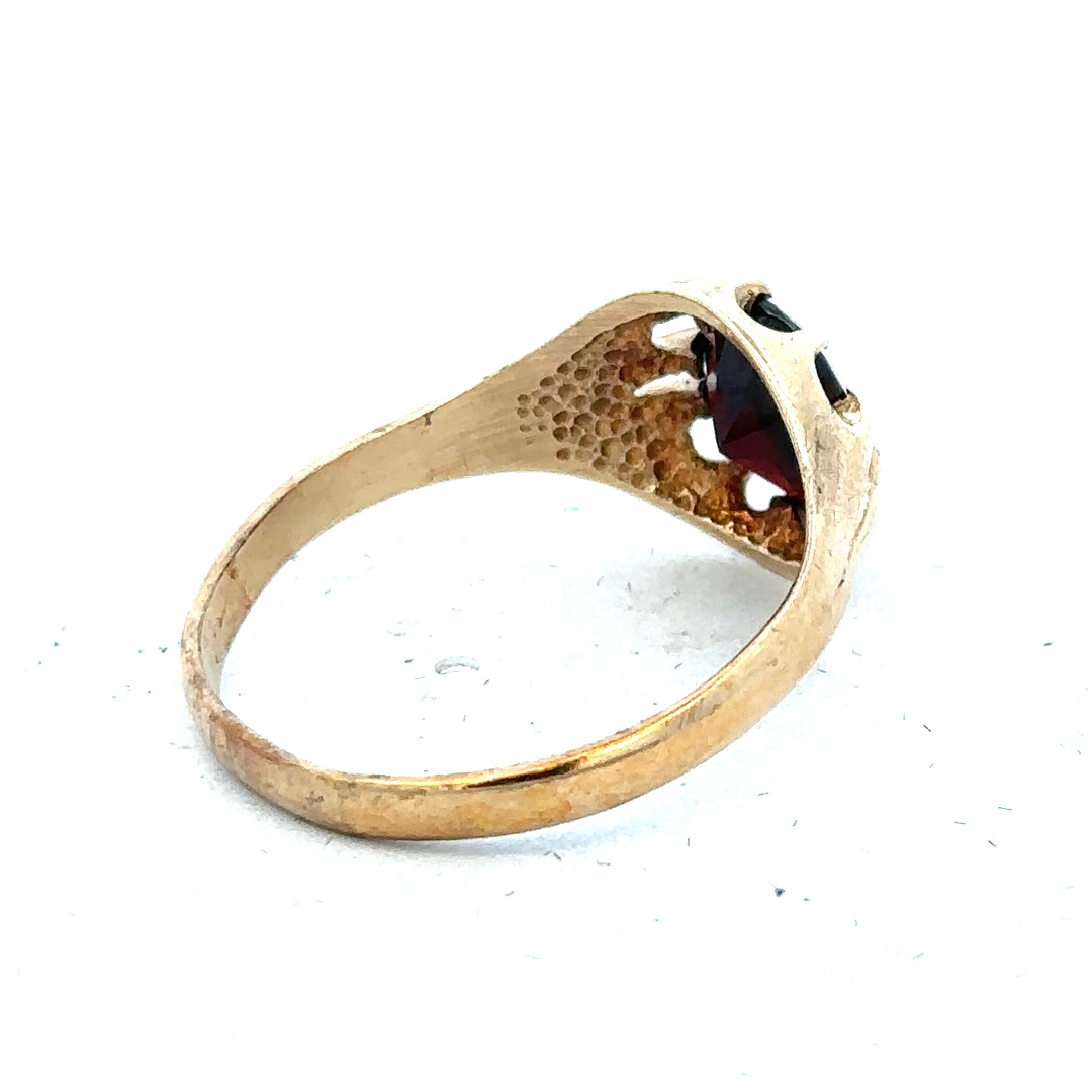 9ct yellow gold ring size T with smooth band, unbranded jewelry piece, detailed close-up of classic gold ring design