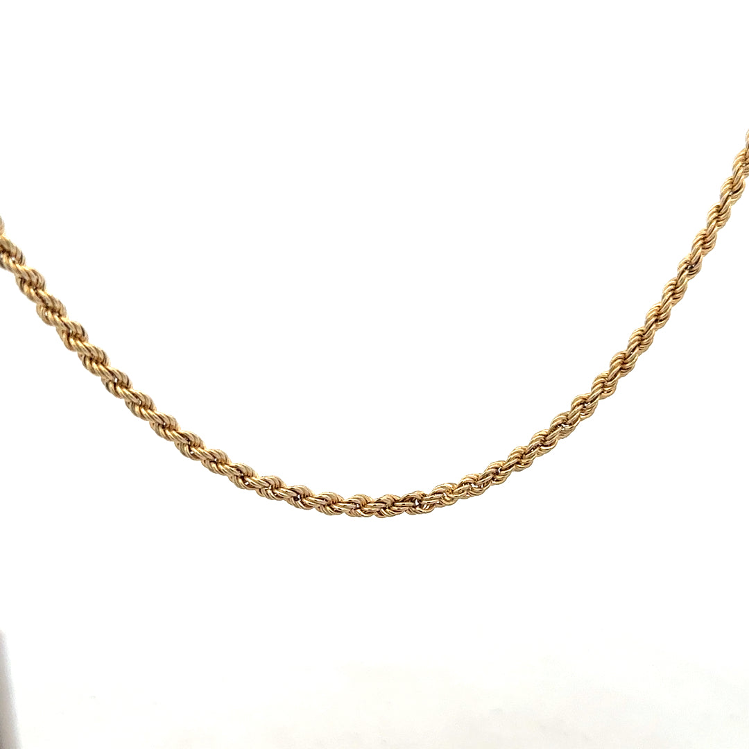 9ct yellow gold rope chain, unbranded, 3.7g, close-up of the textured gold chain with intricate rope design.