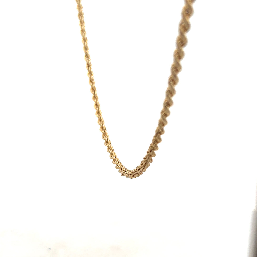9ct yellow gold rope chain, unbranded, 3.7g, close-up of the textured gold chain with detailed links.