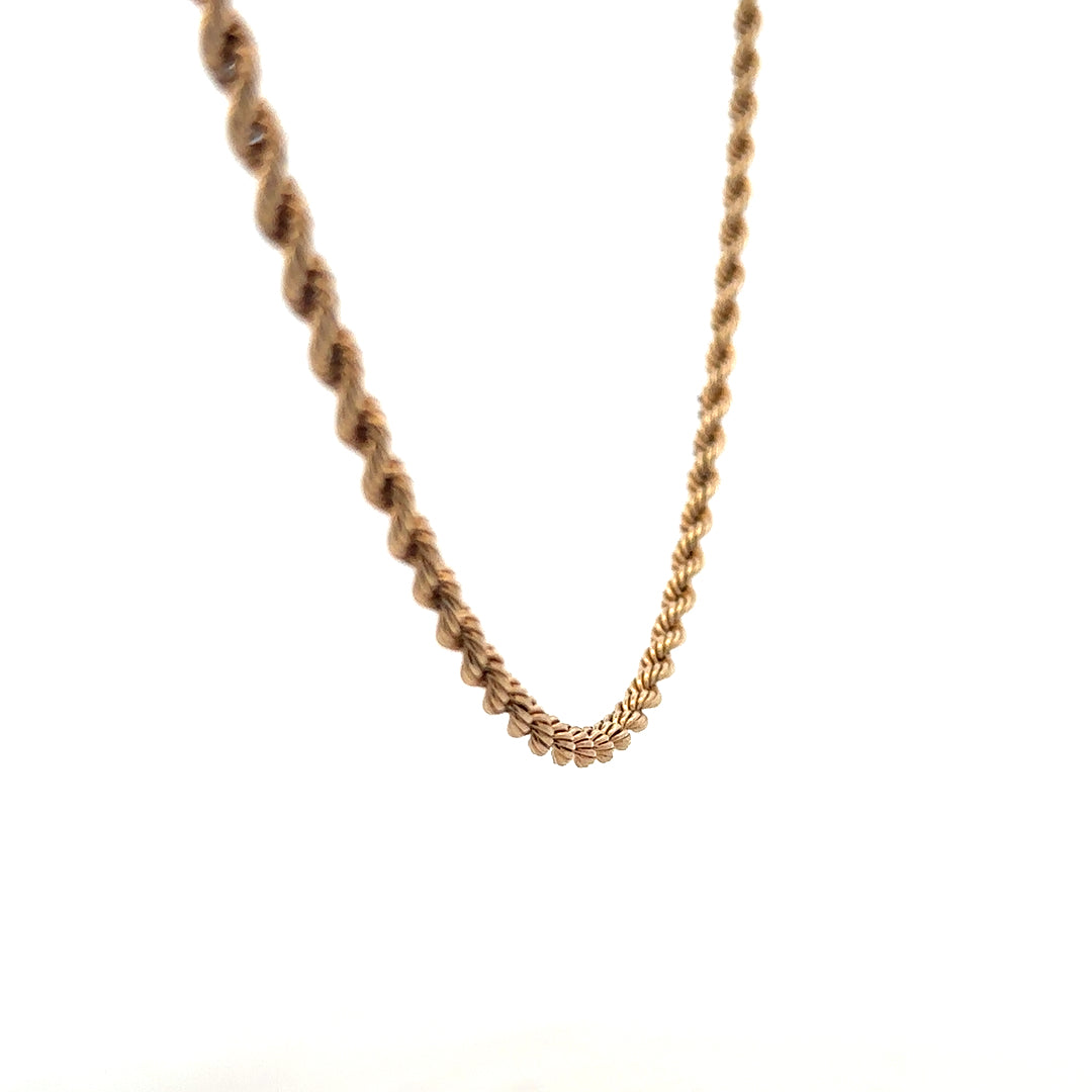 9ct yellow gold rope chain, unbranded, 5.5g, featuring a detailed twisted rope design for a classic jewelry look.
