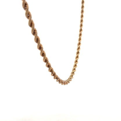 9ct yellow gold rope chain, unbranded, 5.5g, featuring a detailed twisted rope design for a classic jewelry look.