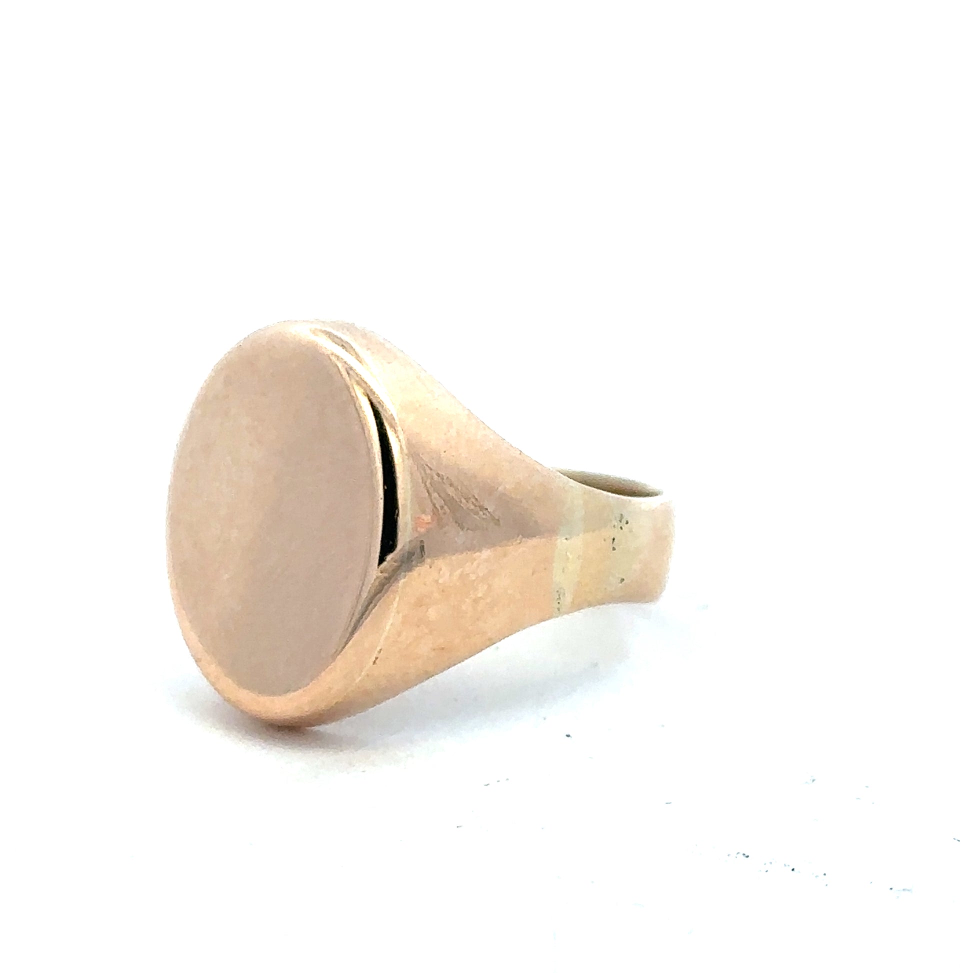 9ct yellow gold signet ring in size S1/2 with a smooth, polished surface, unbranded jewelry piece for men or women.