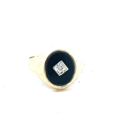 9ct yellow gold signet ring in size T with a polished, smooth surface, unbranded jewelry, elegant men's or women's accessory