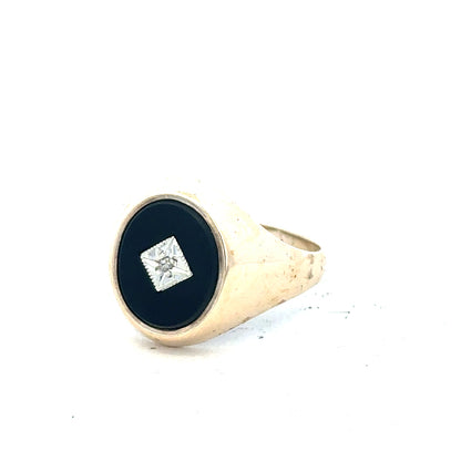 9ct yellow gold signet ring in size T, unbranded, with a smooth polished surface and classic rectangular face.