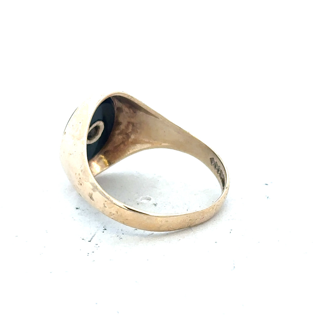 9ct yellow gold signet ring in size T with a smooth polished surface, unbranded, featuring a classic design.