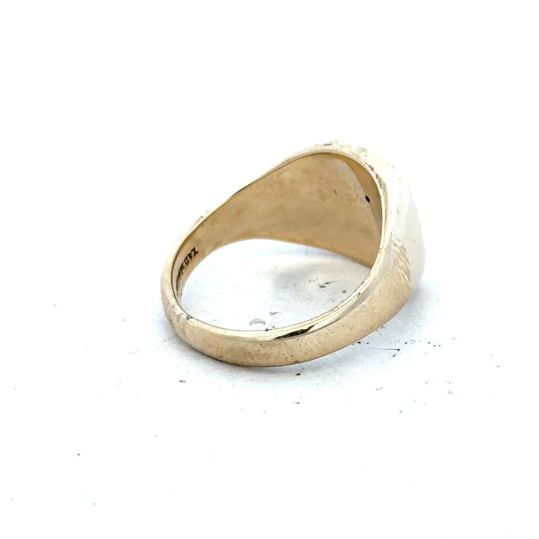 9ct yellow gold signet ring in size T1/2, unbranded, with a polished finish and classic design.