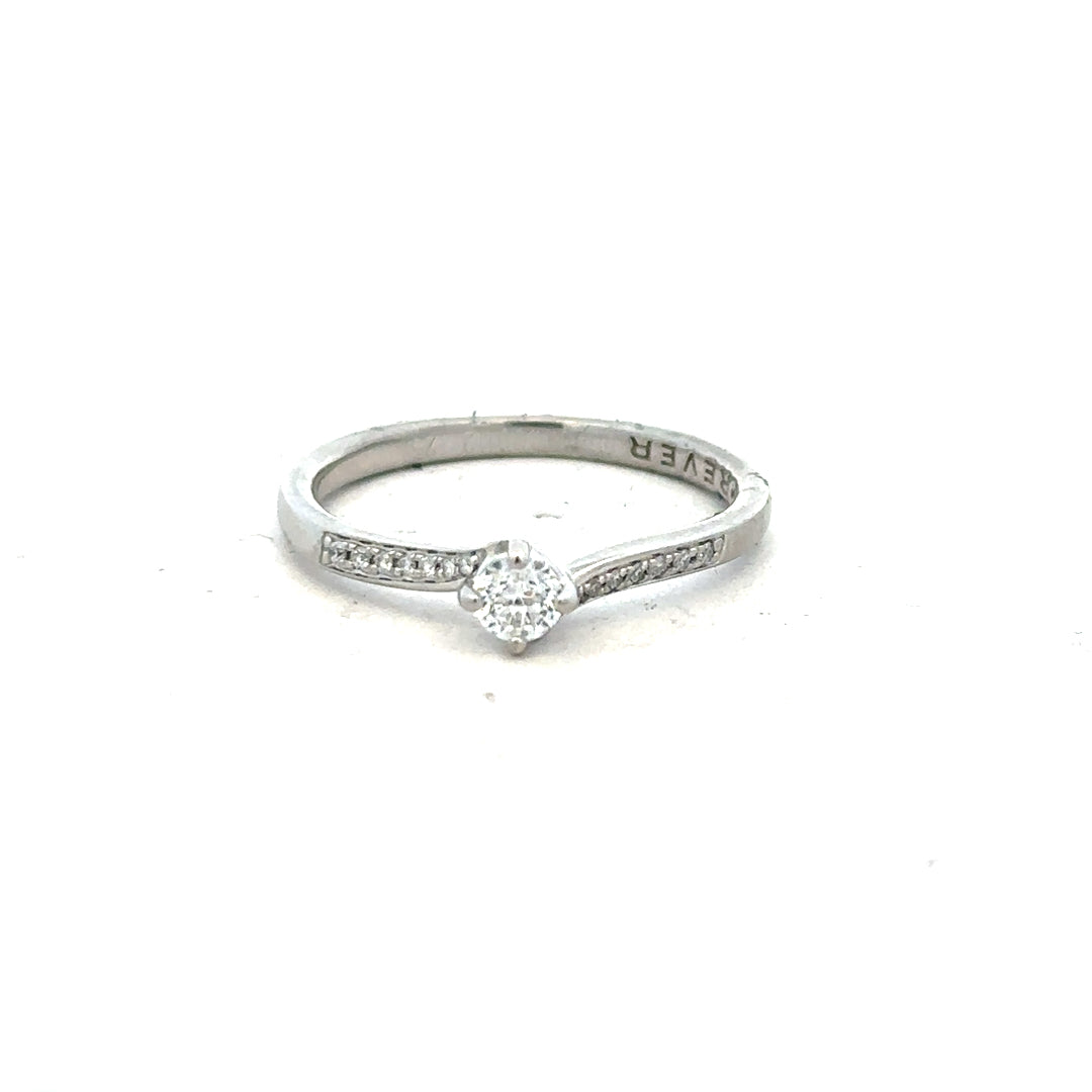 Platinum diamond ring with a sparkling diamond, presented in a complete box set, size S, unbranded jewelry accessory.