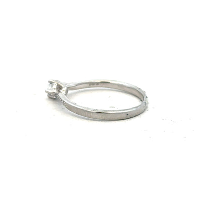 Unbranded platinum diamond ring with a complete box set, size S, showcasing a sparkling diamond and elegant design.