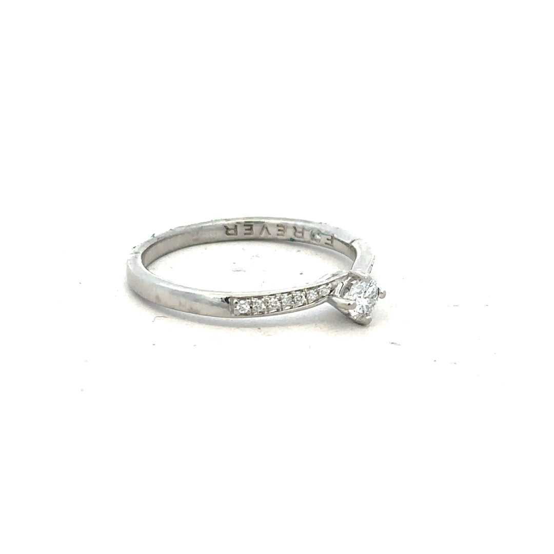 Platinum diamond ring with a sparkling diamond, presented in a complete box set, size S, unbranded jewelry.