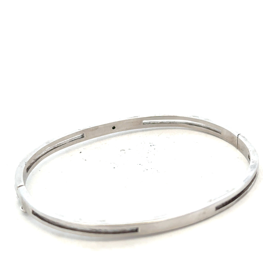 Silver bracelet bangle weighing 13.5g with a sleek, polished finish, perfect for stylish wrist accessories.