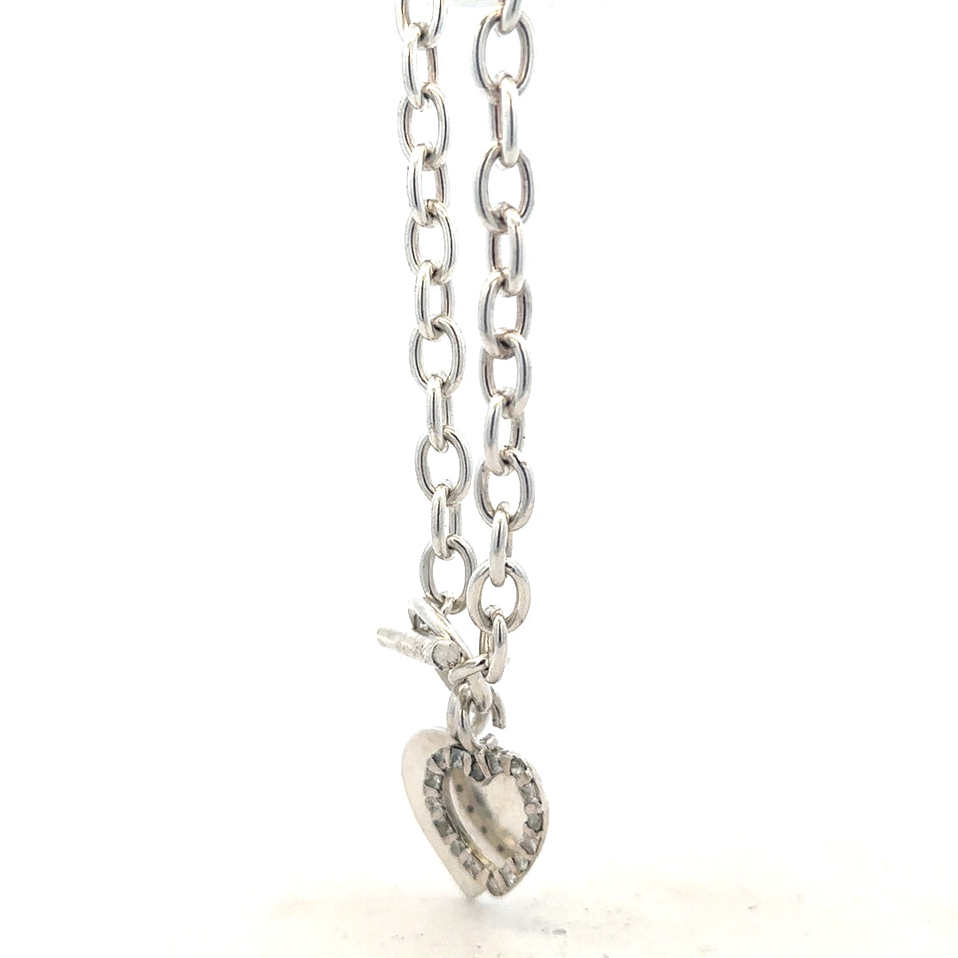 Silver bracelet weighing 19.5g, featuring a sleek, minimalist design, crafted from high-quality silver material.