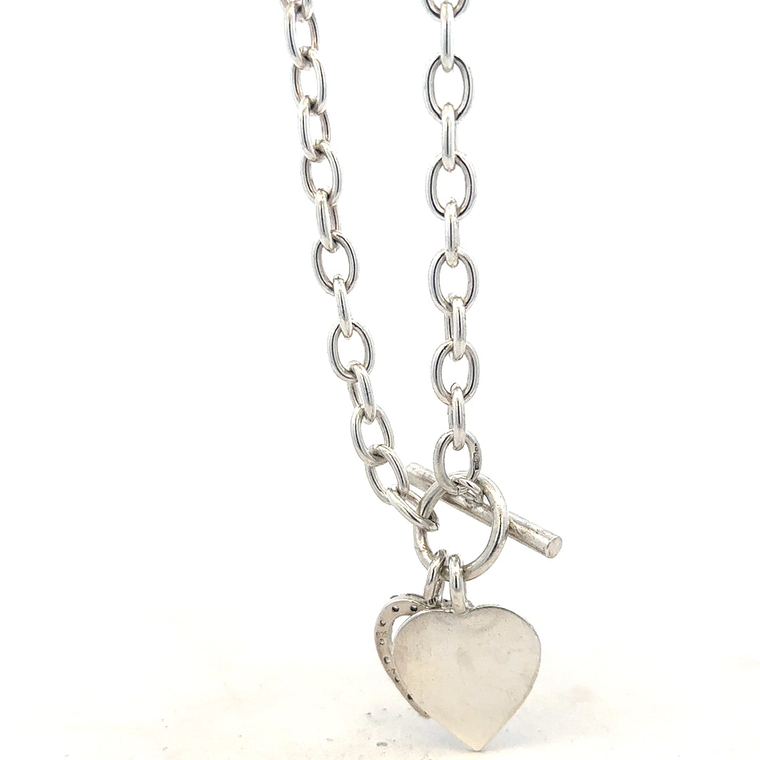 Silver bracelet weighing 19.5g, unbranded jewelry piece with intricate design visible on a plain background.