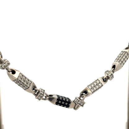 Silver chain weighing 113.4g with a classic design, shown in a detailed close-up image.