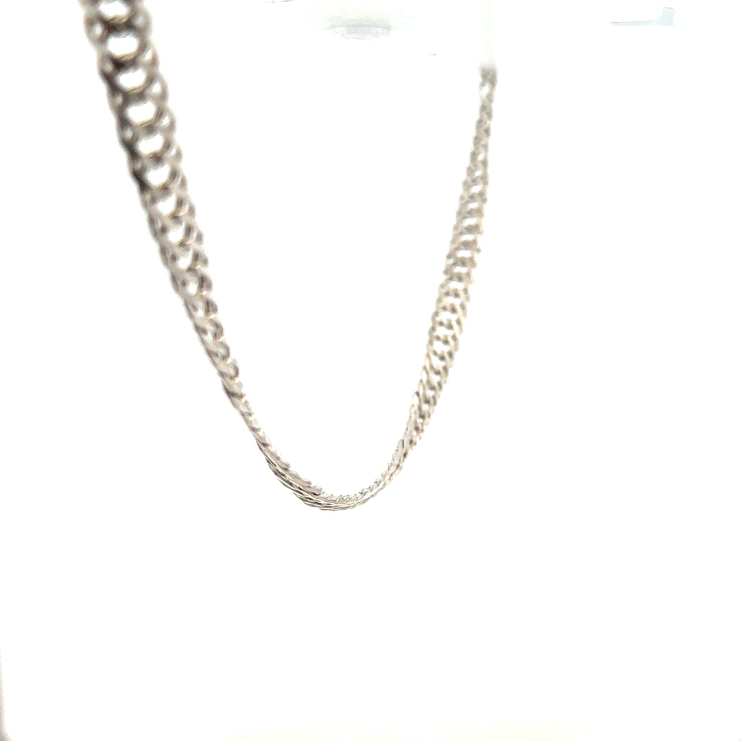 Silver chain weighing 17.2g with a classic design, unbranded, displayed on a neutral background with a close-up view of the links.