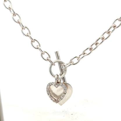 Silver chain weighing 32.4g with a sleek design, perfect for jewelry or accessories, unbranded and displayed clearly.