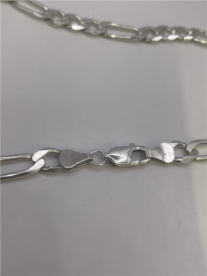 Silver chain weighing 31.5g, featuring a classic design, suitable for necklaces or jewelry accessories.