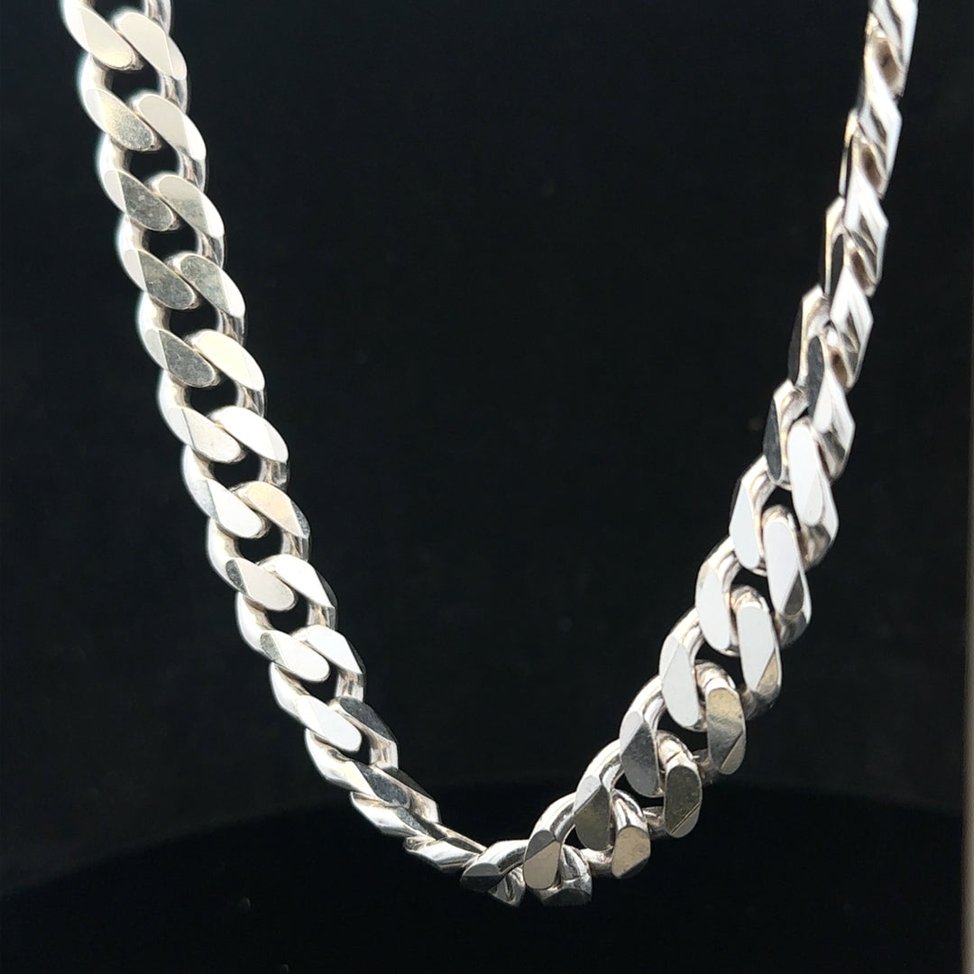 Silver curb chain weighing 109.9g, unbranded jewelry chain with interconnected oval links, displayed on a plain background.
