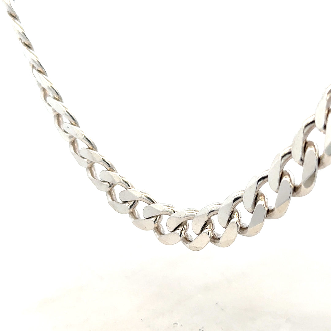 Silver curb chain weighing 146.6g, displayed with a close-up view showing its linked design and polished finish.