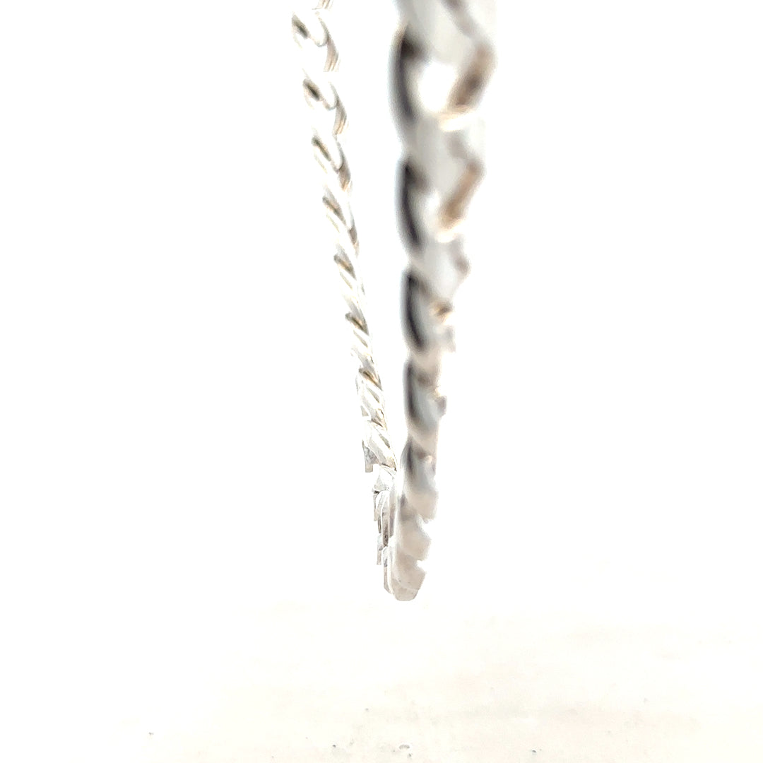 Silver curb chain weighing 146.6g, unbranded jewelry chain with a sleek, interconnected curb link design.