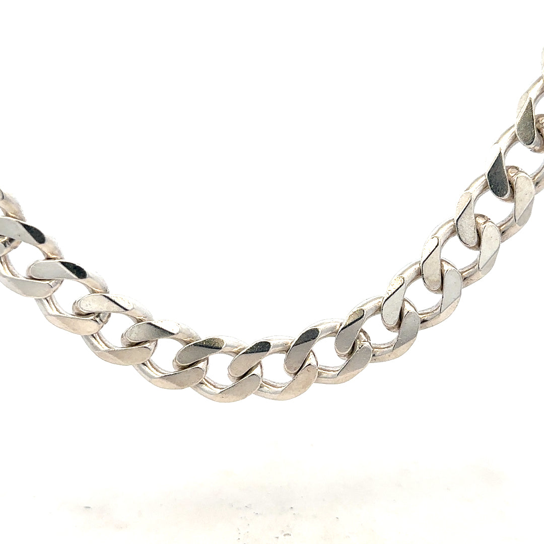 Silver curb chain weighing 146.6g, unbranded jewelry chain with interlocking links, displayed on a plain background.