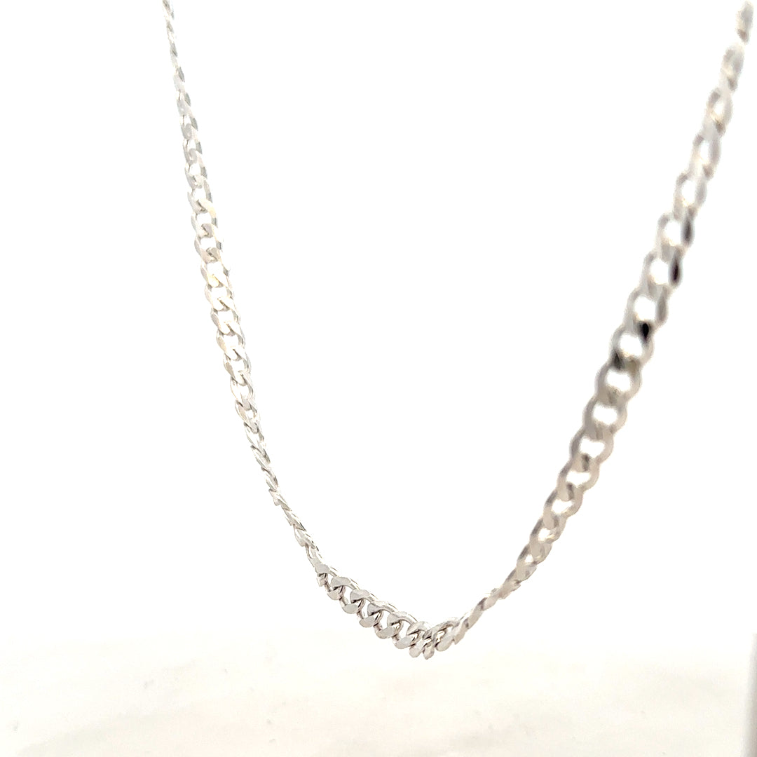 Silver curb chain, unbranded, 16.4g, with a classic linked design shown in the image.