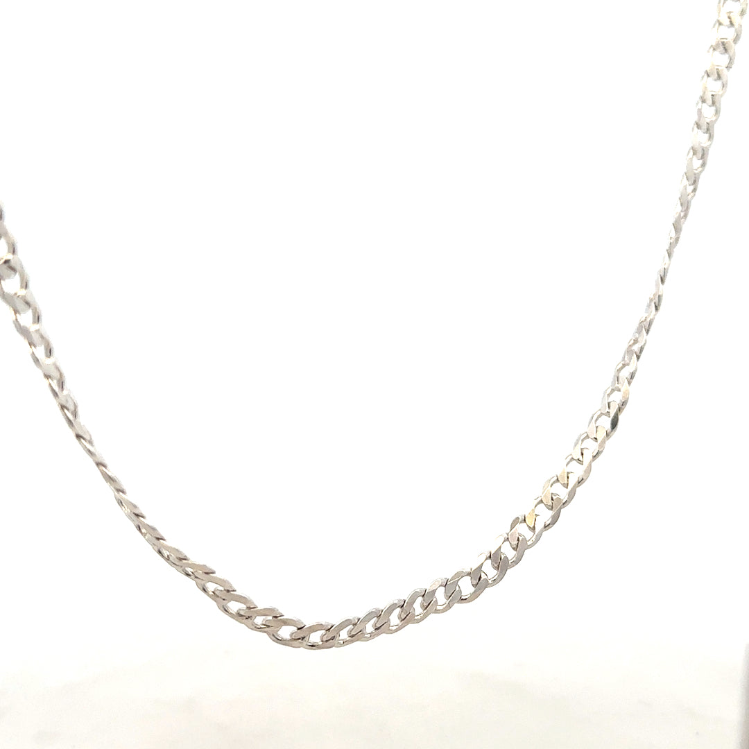 Silver curb chain with a sleek design, weighing 16.4g, crafted for stylish jewelry and accessory use.