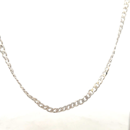Silver curb chain with a sleek design, weighing 16.4g, crafted for stylish jewelry and accessory use.