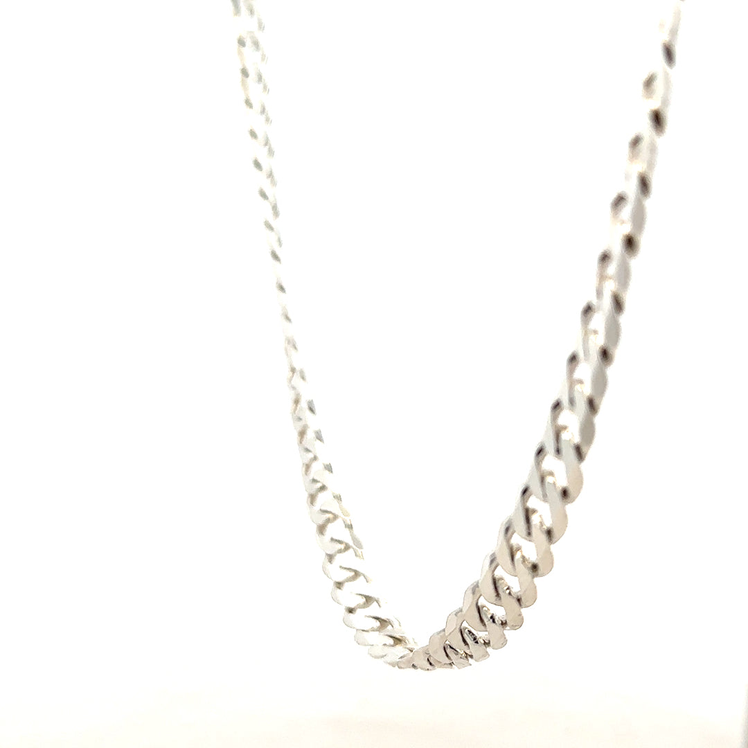 Silver curb chain weighing 44.6g, unbranded jewelry chain with a sleek, classic design, shown in a detailed close-up image.