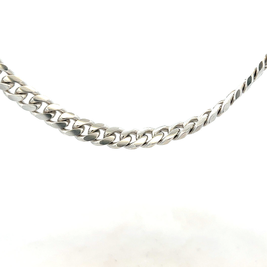 Silver curb chain weighing 81.2g, featuring a classic link design, displayed against a neutral background.