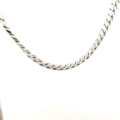Silver curb chain weighing 81.2g, featuring a classic design, unbranded jewelry chain visible in the image.