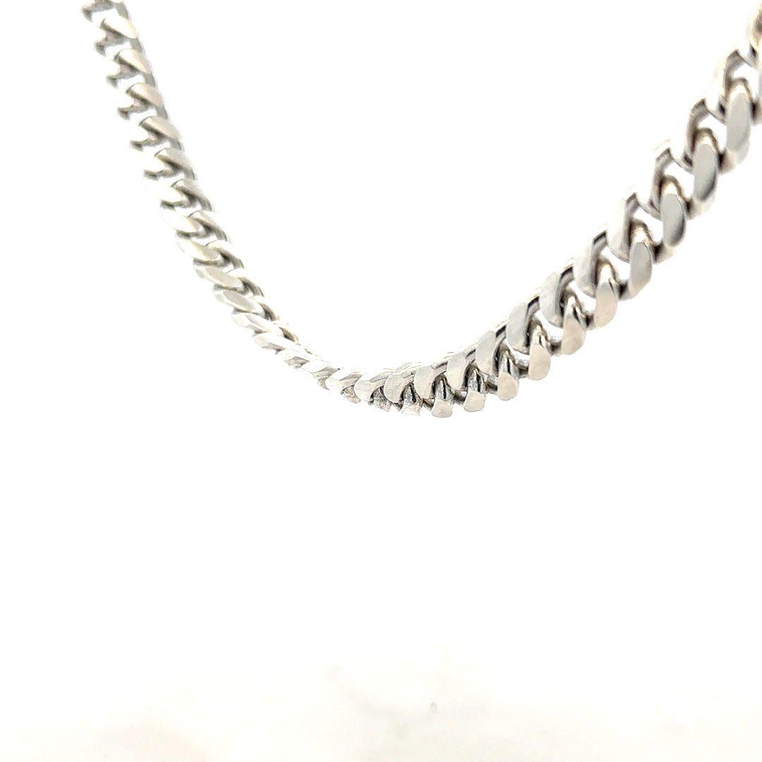 Silver curb chain weighing 81.2g, featuring a classic design with interlocking links, ideal for jewelry or accessories.