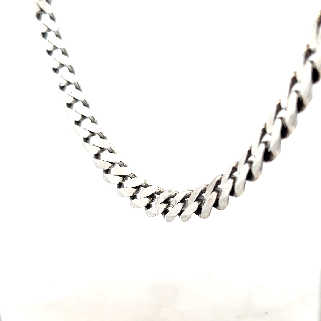 Silver curb chain weighing 91.1g, featuring classic link design, unbranded jewelry chain for men or women.