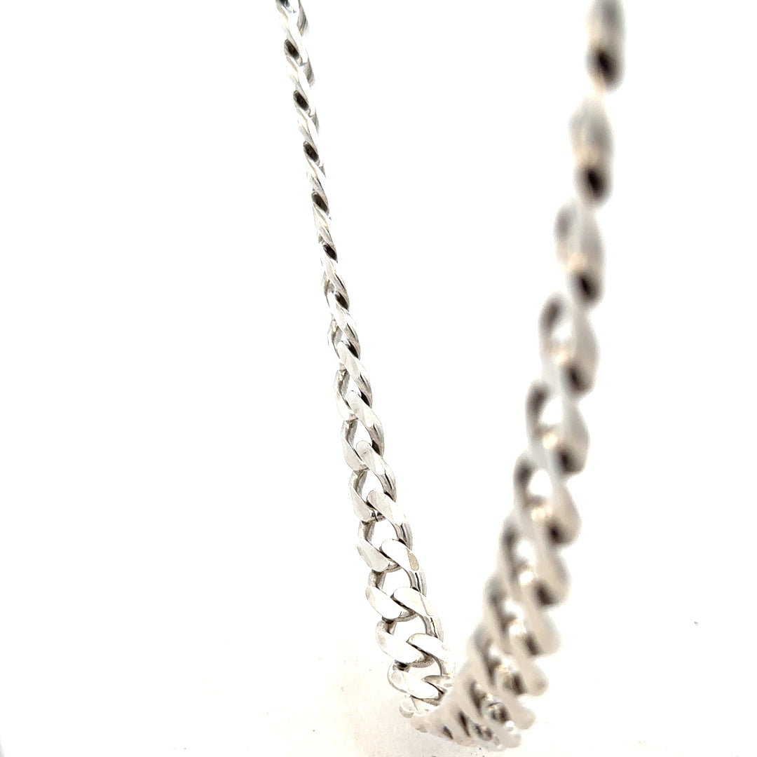 Silver curb chain weighing 91.8g with a classic design, suitable for jewelry or accessories, unbranded.