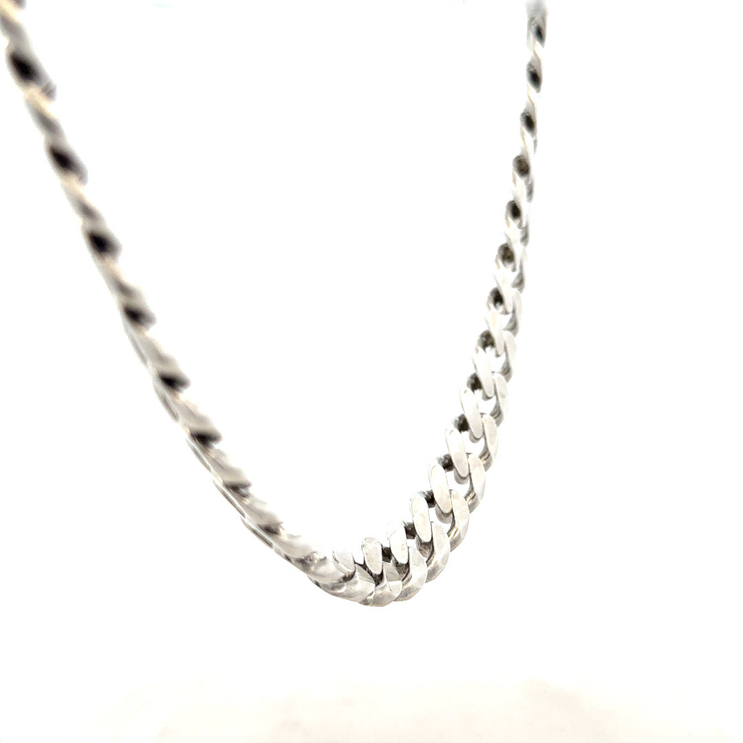 Silver curb chain weighing 94.7g, featuring classic linked design, ideal for jewelry or accessory wear.