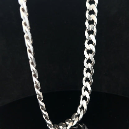 Silver curb chain weighing 95.2g, featuring a classic design, suitable for jewelry or accessories, unbranded.