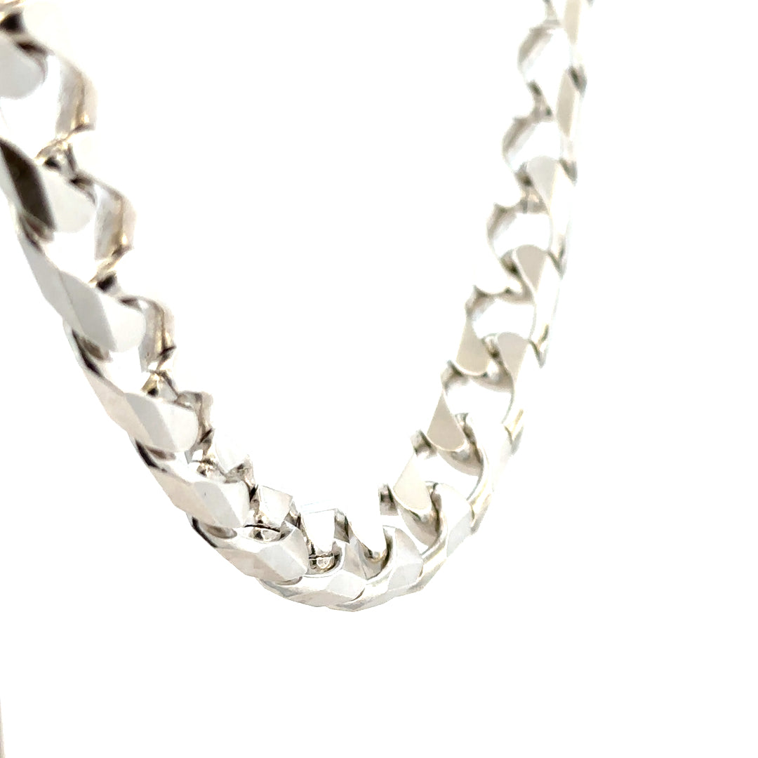 Silver curb chain weighing 159.4g, featuring classic interlocked links, ideal for jewelry or accessories.