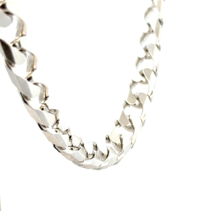 Silver curb chain weighing 159.4g, featuring classic interlocked links, ideal for jewelry or accessories.