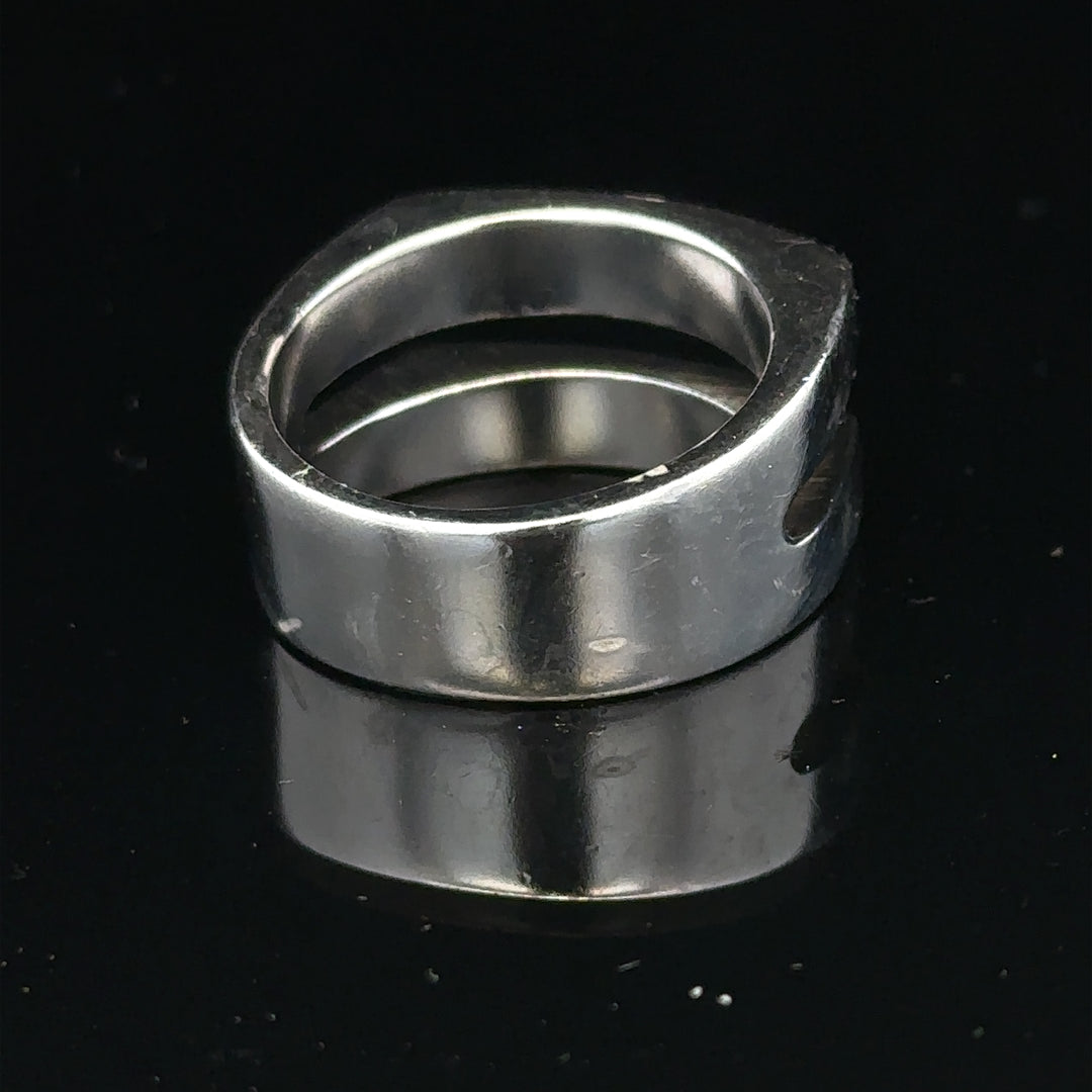Silver hot diamond ring size R1/2, unbranded, with a sleek design and sparkling diamond detail visible in the image.