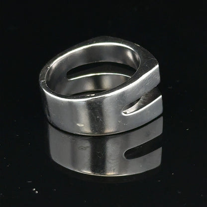 Silver hot diamond ring size R1/2 with sparkling diamonds, showcasing a sleek band and intricate design.