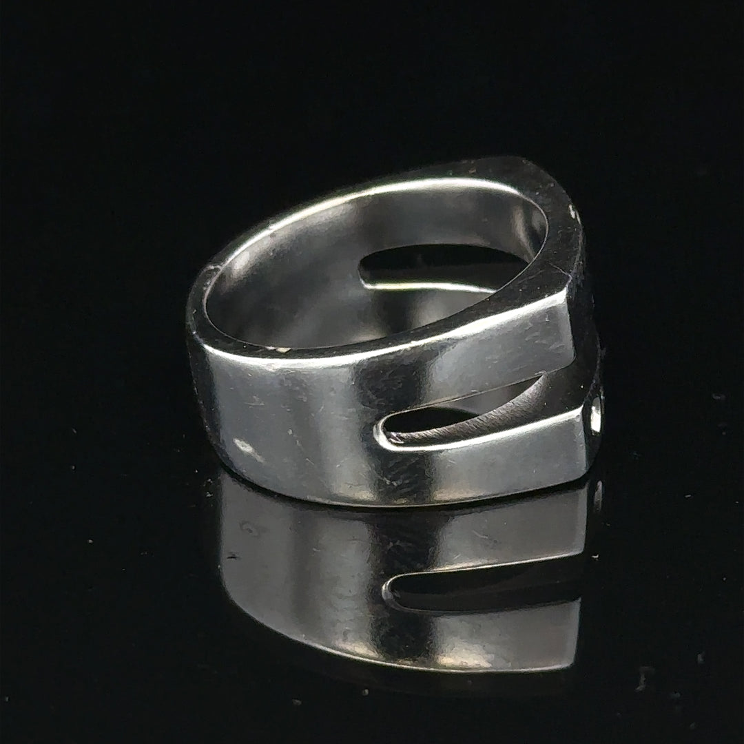 Silver hot diamond ring in size R1/2 with a sparkling diamond design, unbranded jewelry ring for elegant wear
