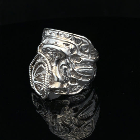 Silver saddle ring in size V, unbranded, featuring a smooth, polished design suitable for everyday wear.